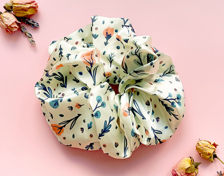 Flora (Flowers and Berries) Patterned Hair Tie