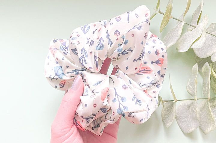 Flora (Flowers and Berries) Patterned Hair Tie