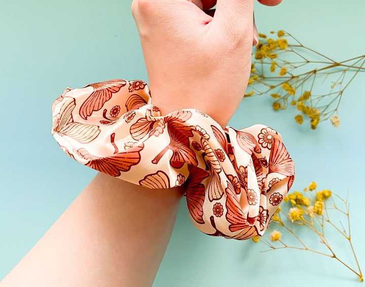 Imogen (Ginkgo Leaves and Flowers) Patterned Hair Tie