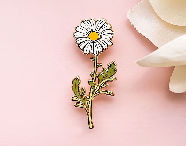 Marguerite Daisy (Argyranthemum frutescens) Enamel Pin