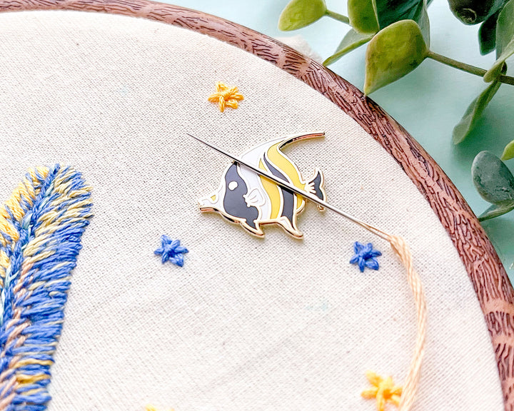 Mini Moorish Idol Needle Minder