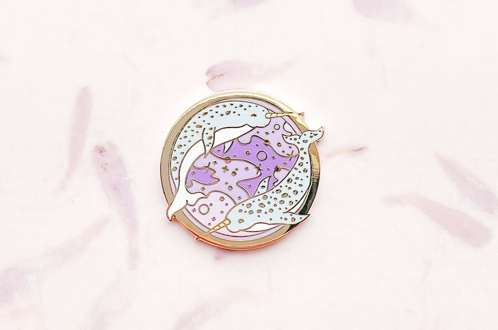 Narwhal Couple Needle Minder