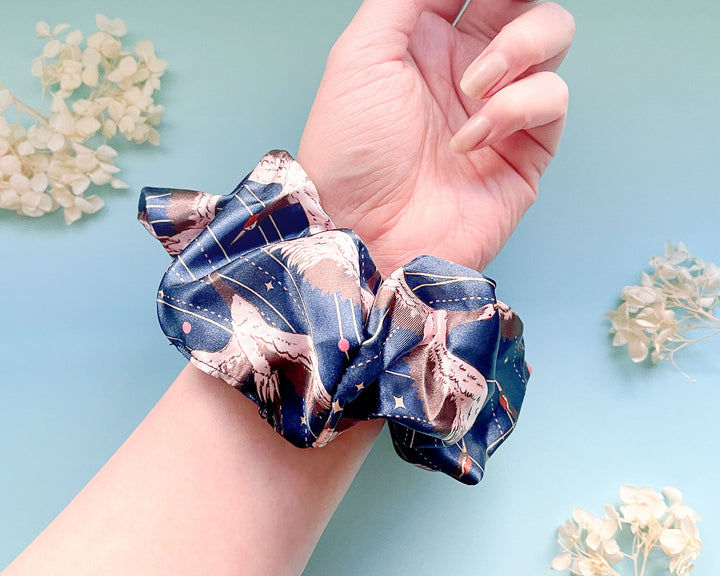 Vale (Red Crowned Cranes) Patterned Hair Tie