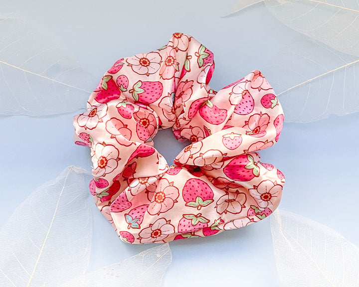 Francine (Strawberries and Strawberry Flowers) Patterned Hair Tie