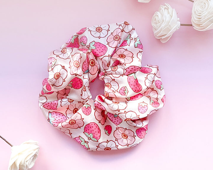 Francine (Strawberries and Strawberry Flowers) Patterned Hair Tie