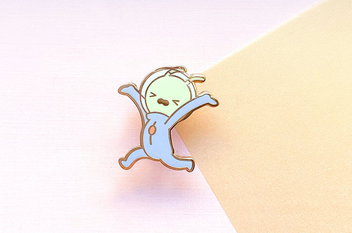 Fleeing Alien Enamel Pin
