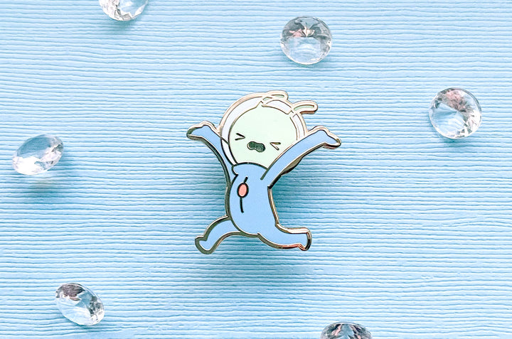 Fleeing Alien Enamel Pin