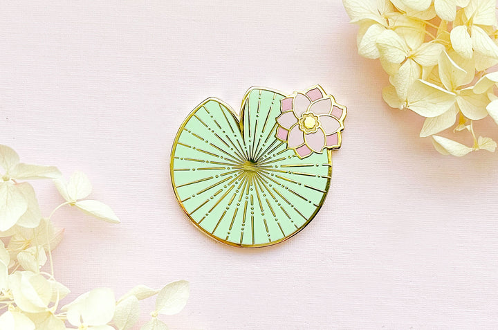 Lily Pad Needle Minder