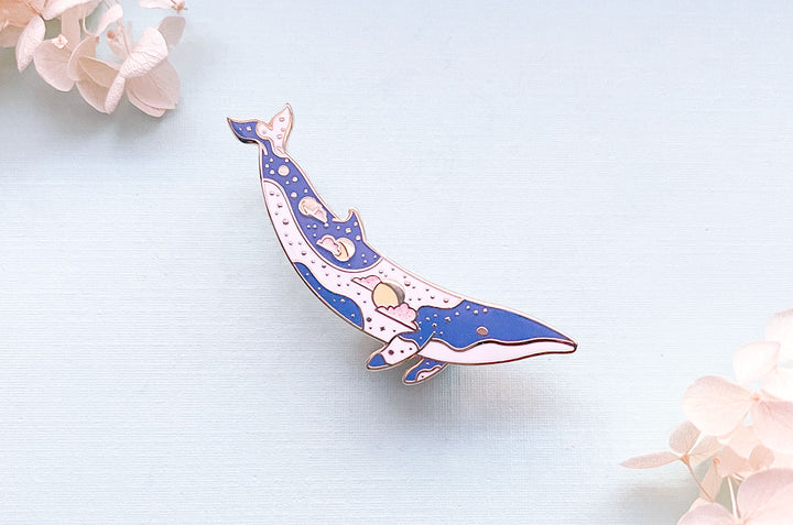Moons Minke Whale (Lunar Light) Pin
