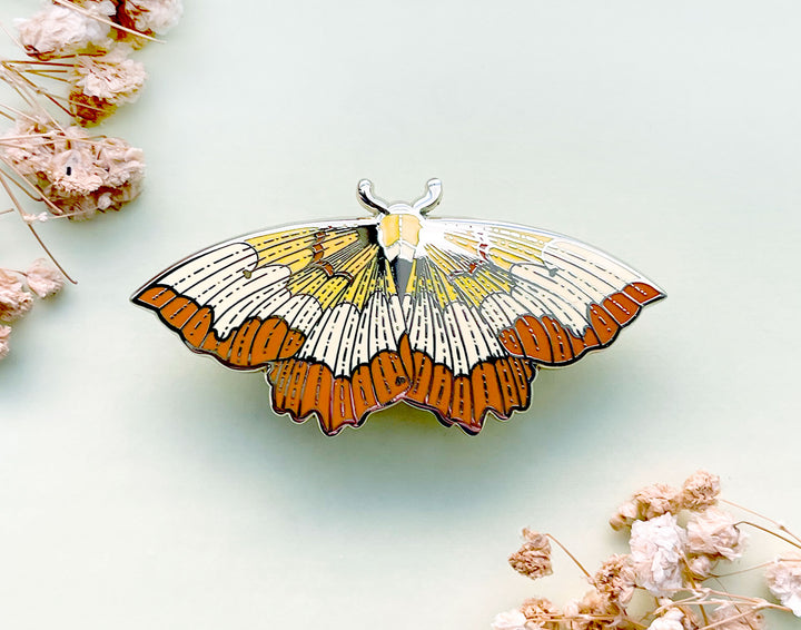 Bordered Beauty Moth (Epione repandaria) Enamel Pin
