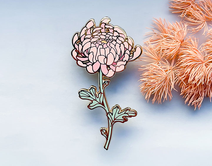 Hardy Garden Chrysanthemum (Chrysanthemum x morifolium) Enamel Pin