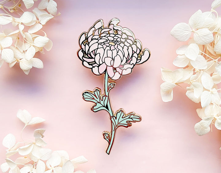 Hardy Garden Chrysanthemum (Chrysanthemum x morifolium) Enamel Pin