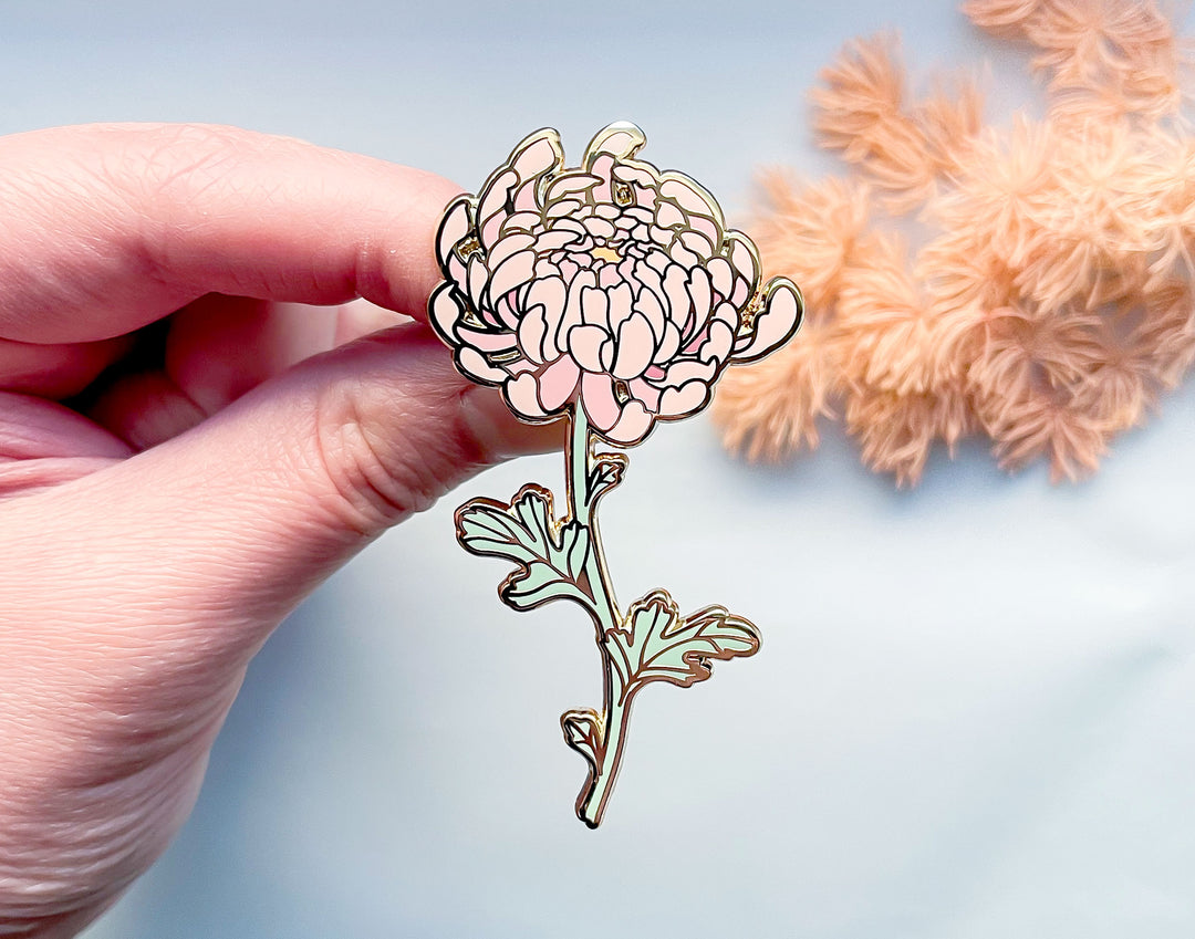 Hardy Garden Chrysanthemum (Chrysanthemum x morifolium) Enamel Pin