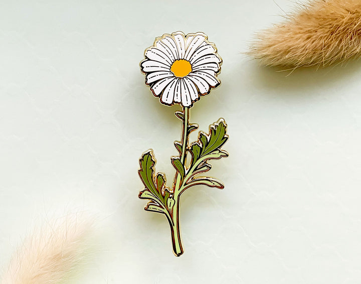 Marguerite Daisy (Argyranthemum frutescens) Enamel Pin