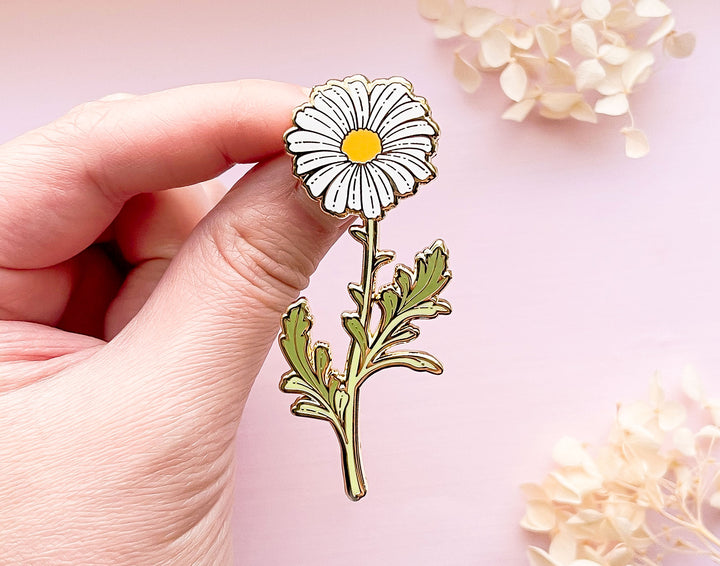 Marguerite Daisy (Argyranthemum frutescens) Enamel Pin