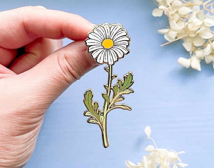 Marguerite Daisy (Argyranthemum frutescens) Enamel Pin