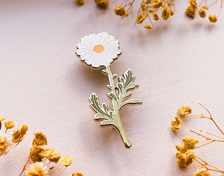 Marguerite Daisy (Argyranthemum frutescens) Enamel Pin