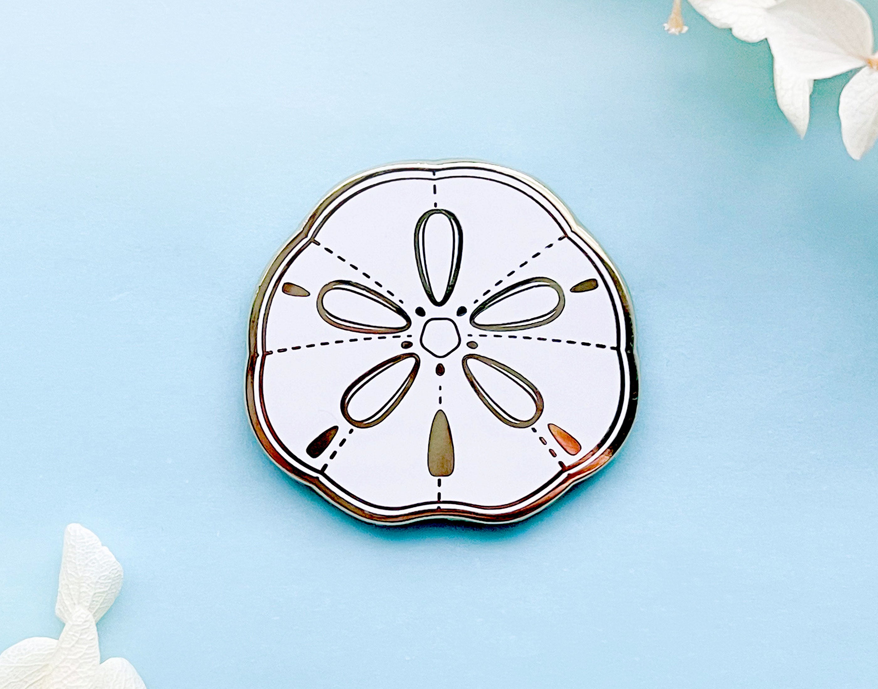 ネイティブアメリカンSand dollerスターリングシルバーペンダントカシパン Sand Dollar Needle Minder – Alum and Ink