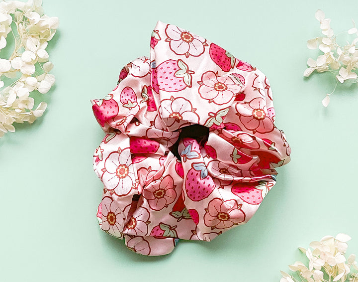 Francine (Strawberries and Strawberry Flowers) Patterned Hair Tie