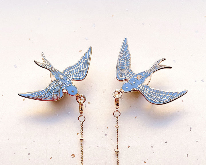 Stellar Barn Swallows Collar Pins Set