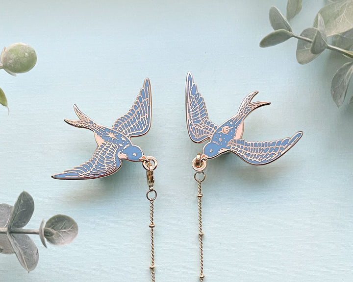 Stellar Barn Swallows Collar Pins Set