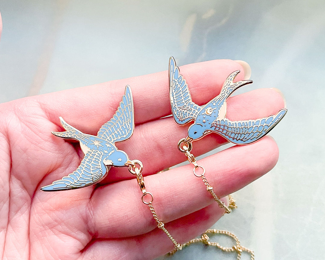 Stellar Barn Swallows Collar Pins Set