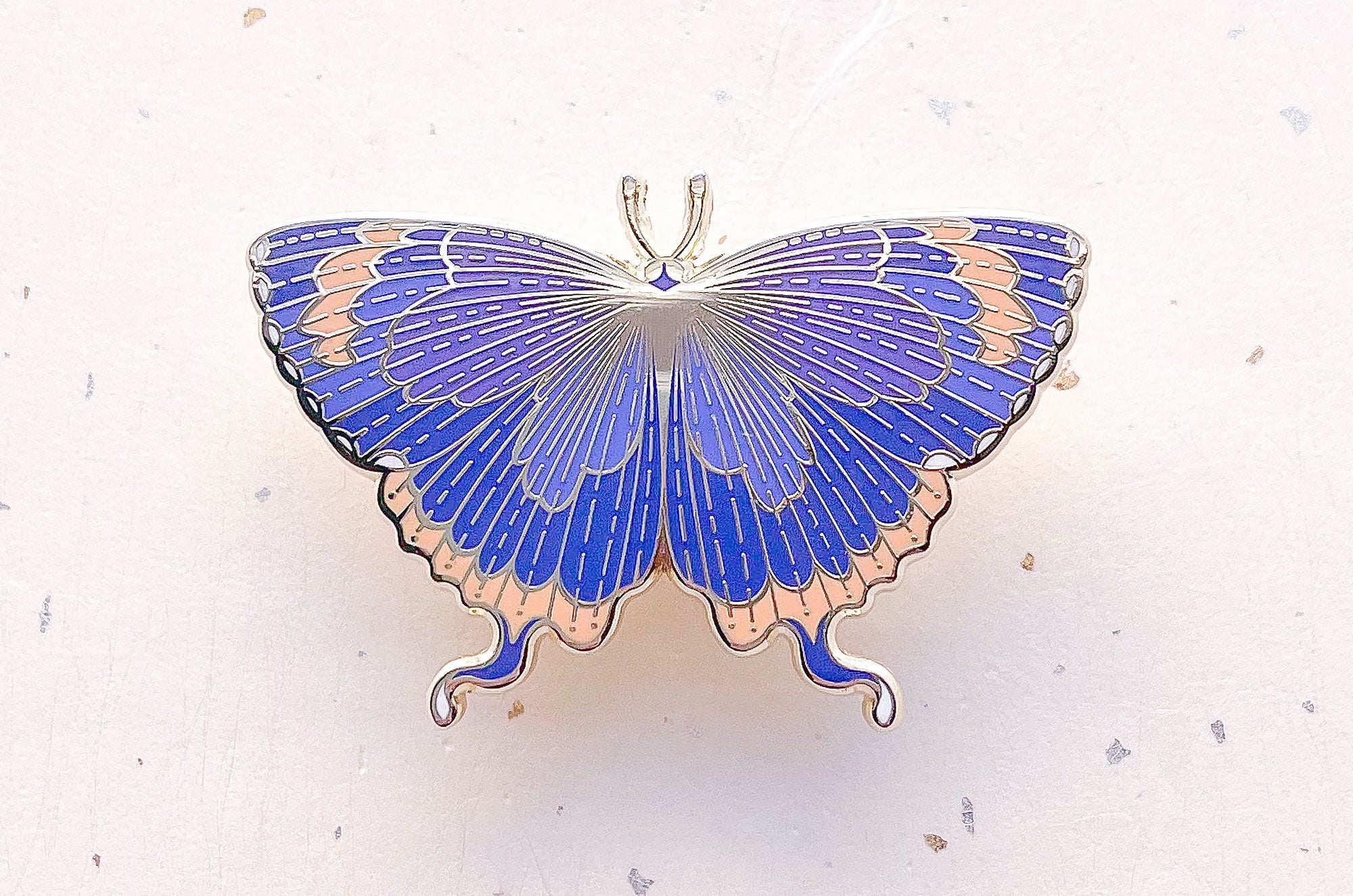 BUTTERFLY - H君 71TlpBw8TrL._UF350,350_QL50_.jpg