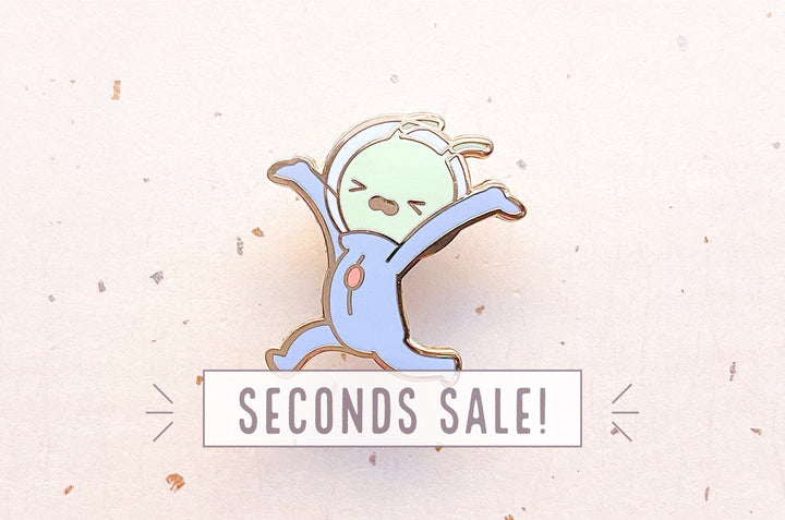 Fleeing Alien Enamel Pin (Seconds)